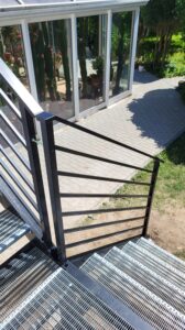 LIONTECH - Schody zewnętrzne ze stali z balustradą balkonową