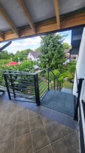 LIONTECH - Schody zewnętrzne ze stali z balustradą balkonową