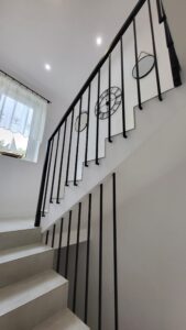 Liontech - Loftowa balustrada z harfą