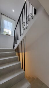 Liontech - Loftowa balustrada z harfą