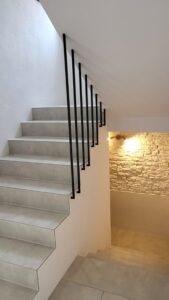 Liontech - Loftowa balustrada z harfą