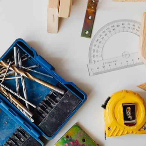 Montaż Oferujemy profesjonalny montaż konstrukcji u klientów, zapewniając dokładność i efektywność na każdym etapie realizacji projektu.